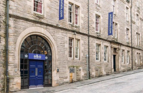 ep ao abre en edimburgo su primer alojamiento en el reino unido