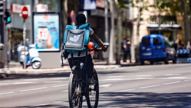 ep archivo   deliveroo y los riders firman un acuerdo para incrementar la seguridad