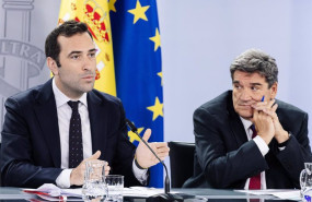 ep archivo   el ministro de economia comercio y empresa carlos cuerpo i y el ministro para la