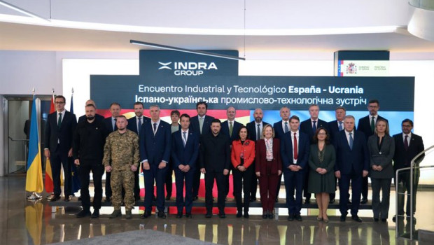 ep archivo   el presidente de ucrania volodimir zelenski centro junto a la ministra de defensa