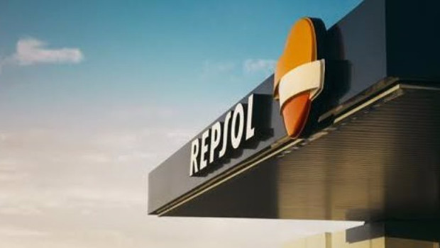 ep archivo   logo de gasolinera repsol