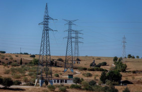 ep archivo   torre de alta tension a 8 de septiembre de 2024 en madrid espana