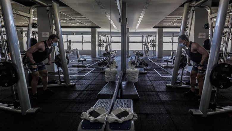 ep archivo un hombre realiza deporte en las instalaciones de un gimnasio el dia que se reabren los ep archivo un hombre realiza deporte en las instalaciones de un gimnasio el dia que se reabren los