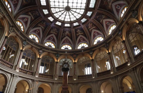 ep archivo   vista de un reloj en el palacio de la bolsa a 3 de octubre de 2022 en madrid espana