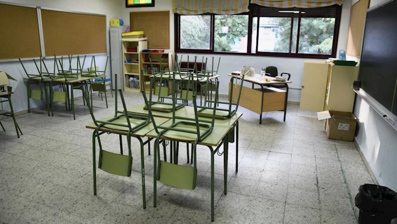 ep aula vacia en el colegio publico joaquin costa de madrid