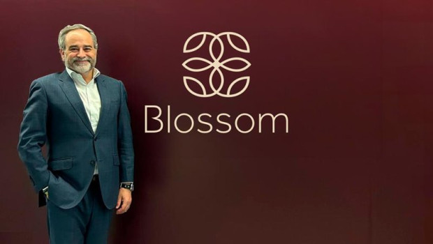 ep blossom investment group incorpora a felix vela como nuevo director general de la compania