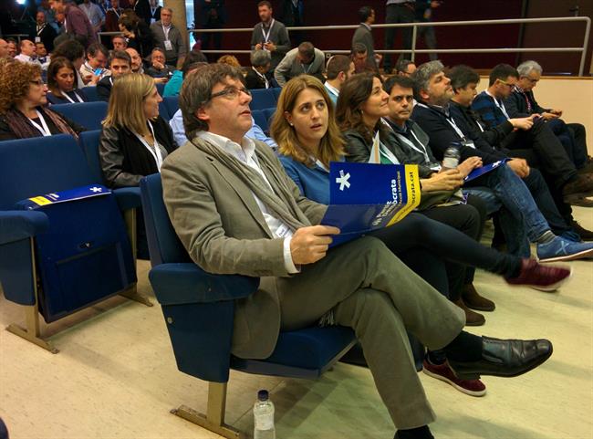 Carles Puigdemont, Marta Pascal y Mercè Conesa. | EUROPA PRESS ep carles puigdemont marta pascalmerc conesa