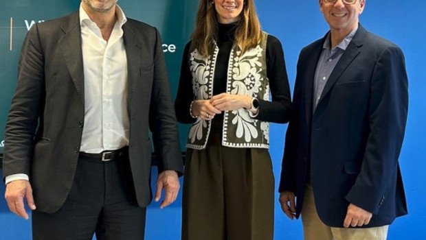 ep de izquierda a derecha el managing director de oms co iberia ignacio marinas la partner oms co ep de izquierda a derecha el managing director de oms co iberia ignacio marinas la partner oms co