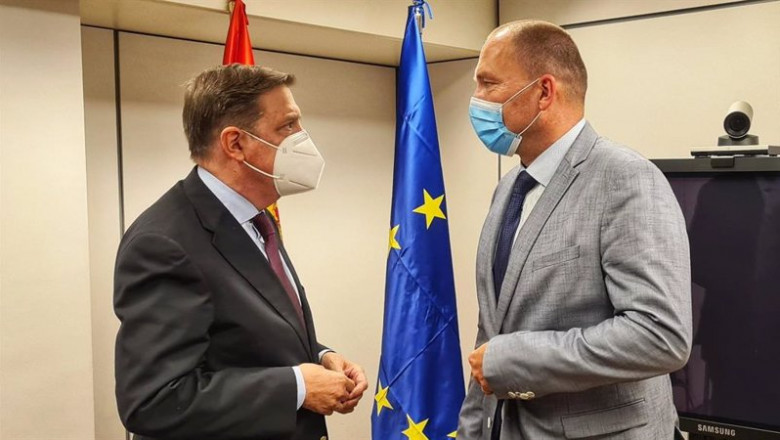 ep el ministro de agricultura pesca y alimentacion luis planas en una reunion en bruselas con su ep el ministro de agricultura pesca y alimentacion luis planas en una reunion en bruselas con su