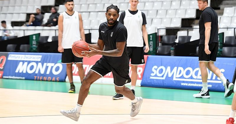 ep el nuevo jugador del cj badalona perrin buford en su primer entrenamiento
