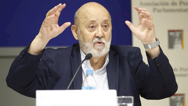 El presidente del CIS, José Félix Tezanos, en una mesa redonda de la Asociación de Periodistas Parlamentarios (APP) | Eduardo Parra - Europa Press - Archivo ep el presidente del cis jose felix tezanos en una mesa redonda de la asociacion de periodistas