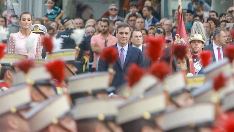 ep el presidente del gobierno en funciones pedro sanchez asiste al desfile militar por el dia de la