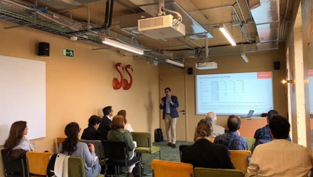 ep hotachi vantara eleva un 35 sus ingreso en espana