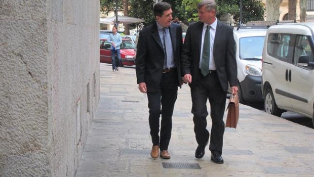 ep jaume matassu abogado jose zaforteza llegandola audiencia