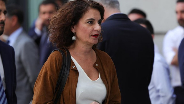 ep la ministra de hacienda en funciones maria jesus montero llega al congreso los diputados horas