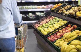 ep lineal de fruta en supermercado