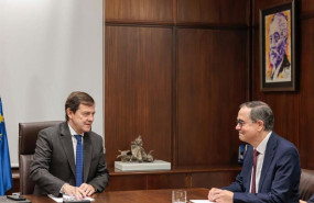 ep manueco recibe en la sede de la presidencia de la junta al nuevo ceo de renault