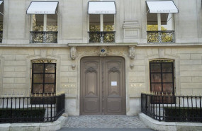 ep march 27th 2020 - paris ile-de-france france paris under confinement gucci avenue montaigne area