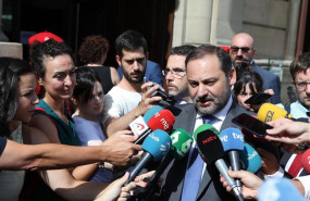 ep ministrofomentofunciones jose luis abalos atiendelos medioscomunicacionactotomaposesionla secretaria generalpsn maria chivite como nueva presidentanavarra