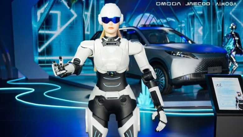 ep omoda jaecoo anuncia la llegada de robots humanoides a los concesionarios de europa