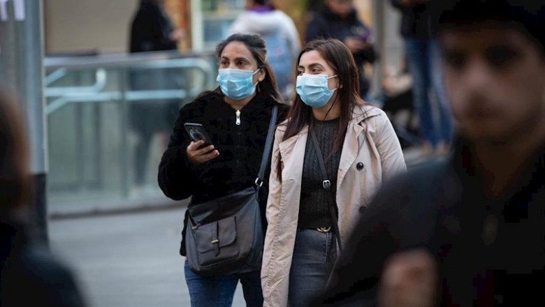 ep personas con mascarilla en barcelona por el brote de coronavirus