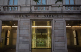 ep sede historica del banc sabadell en sabadell barcelona catalunya espana a 17 de noviembre de 2020