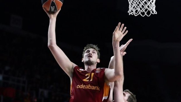 ep tibor pleiss galatasaray odeabanck istanbulea7 emporio armani milan