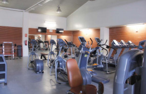 1640619421 gimnasios cordoba sala musculacion