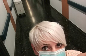 ep angeles grobas auxiliar de enfermeria del hospital clinico de santiago en una foto cedida a