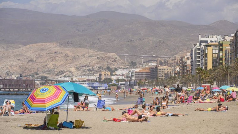 ep archivo playa de almeria ep archivo playa de almeria