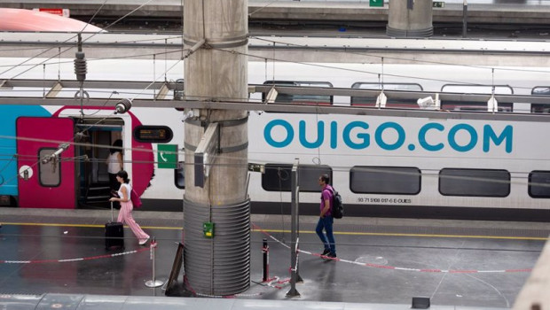 ep archivo un tren de ouigo en la estacion de atocha ep archivo un tren de ouigo en la estacion de atocha