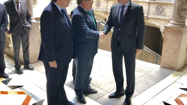 ep carles puigdemont recibela generalitatministro juan ignacio zoido