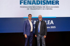 ep carlos folchi presidente de fenadismer junto a su predecesor en el cargo julio villaescusa
