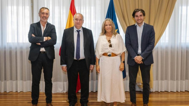ep de izquierda a derecha albert casas vicepresidente de la feec el ministro de industria y turismo