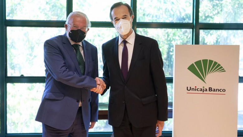 ep de izquierda a derecha el presidente de unicaja banco manuel azuaga y consejero delegado manuel