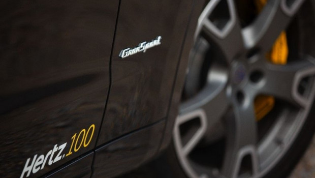 ep detalle del faldon del maserati levante de hertz pos su 100 aniversario