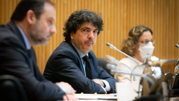 ep el diputado del pp mario garces centro mira al ministro de transportes movilidad y agenda urbana