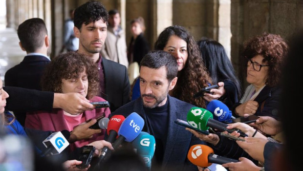 ep el ministro de consumo pablo bustinduy y la alcaldesa de santiago goretti sanmartin en atencion a ep el ministro de consumo pablo bustinduy y la alcaldesa de santiago goretti sanmartin en atencion a