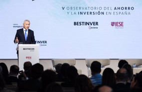 ep el profesor del iese jose luis suarez interviene durante un encuentro informativo de europa press