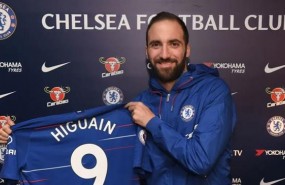 ep gonzalo higuain firmachelsea