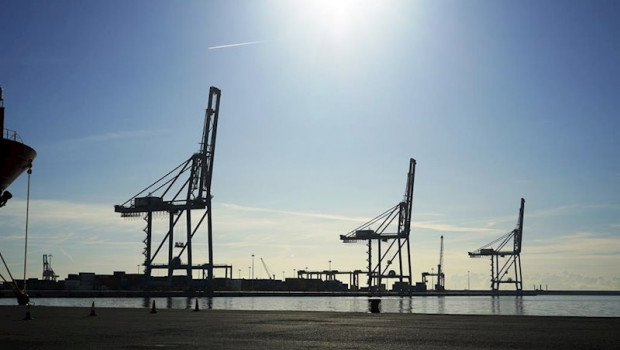 ep gruas en el puerto de tarragona