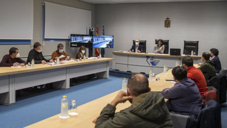 ep la conselleira de emprego e igualdade maria jesus lorenzana participa en la mesa industrial de