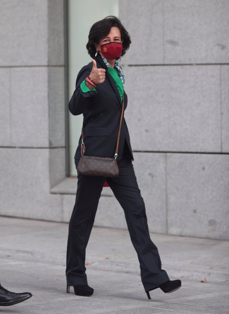 El juez pide al Santander más documentos para saber si el Popular financió a clientes