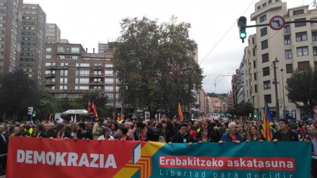 ep manifestacionapoyoreferendum catalanbilbao