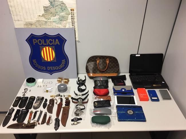Material intervenido a los ladrones detenidos en Badalona | MOSSOS D'ESQUADRA ep material intervenidolos ladrones detenidosbadalona