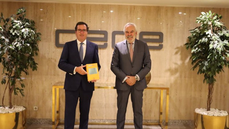 Presidente de CEOE, Antonio Garamendi y el presidente de Lefebvre, Juan Pujol | CEOE ep presidente de ceoe antonio garamendi y el presidente de lefebvre juan pujol