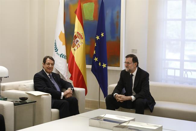 Rajoy recibe en La Moncloa al presidente de Chipre, Nikos Anastasiadis | EUROPA PRESS ep rajoy recibela moncloapresidentechipre nikos anastasiadis