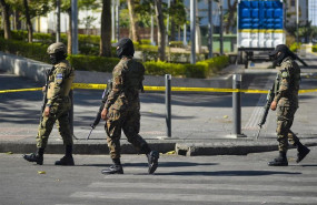 ep soldados patrullando las calles de san salvador