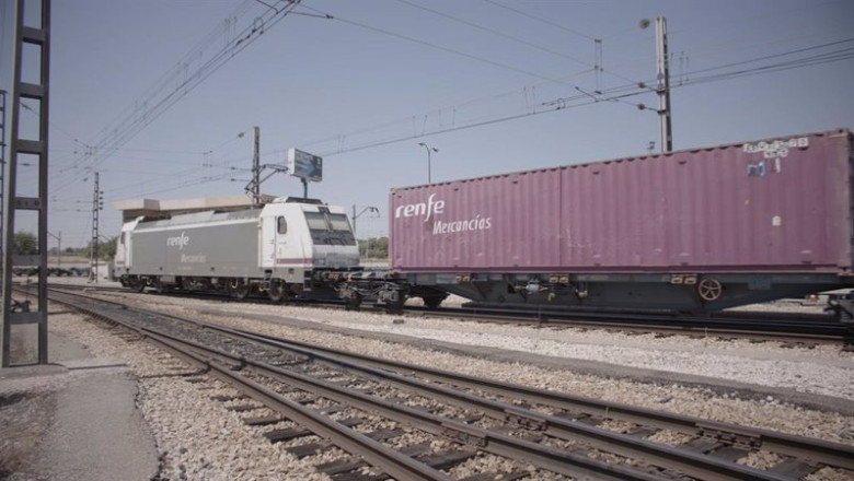 Tren de Renfe Mercancías | MITMA ep tren de renfe mercancias
