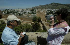 ep turistas en la alhambra granada